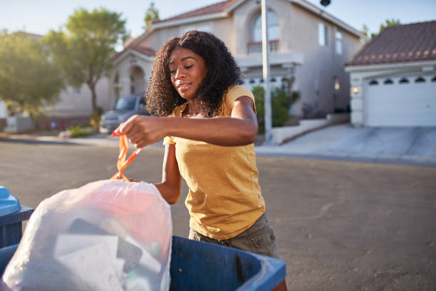 Best Yard Cleanup Services  in Cloverdale, CA
