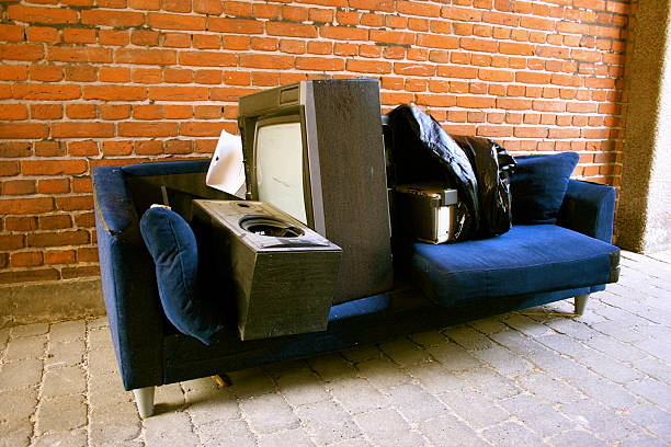 Best Mattress Removal Service  in Cloverdale, CA